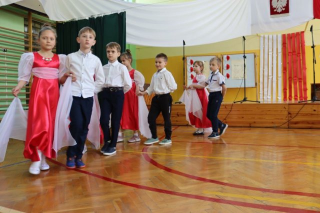 b_1024_768_0_00_images_2022_2023_Wydarzenia_3maja_342344925_1056623885299082_5631037784670088097_n